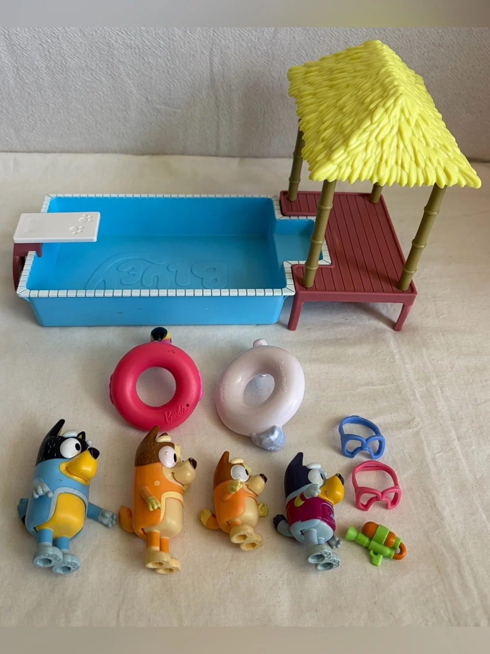 Bluey Pool Time Playset with Additional Heeler Family Figures